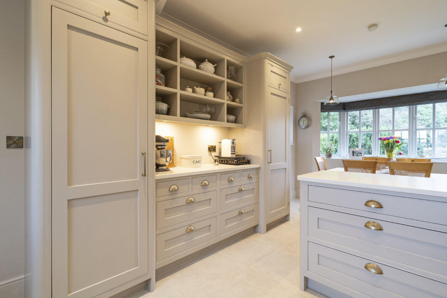 Bespoke Shaker angle view